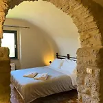 La Casa Medievale E Pontremoli