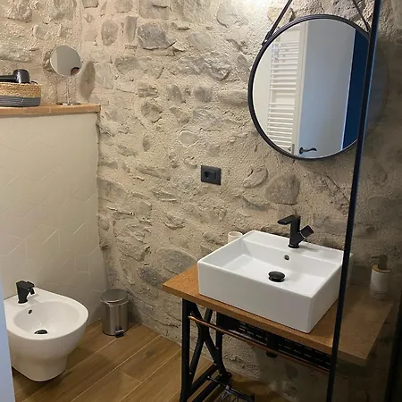 Guest house La Casa Medievale E
