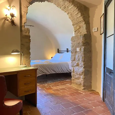 La Casa Medievale E *