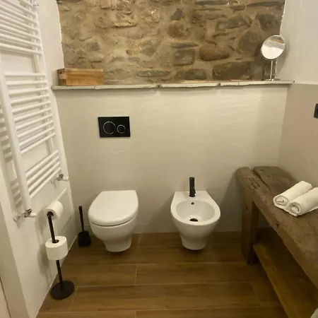 La Casa Medievale E Konukevi Pontremoli