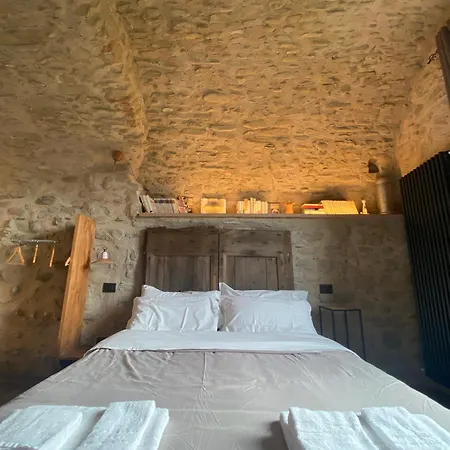 La Casa Medievale E Konukevi Pontremoli