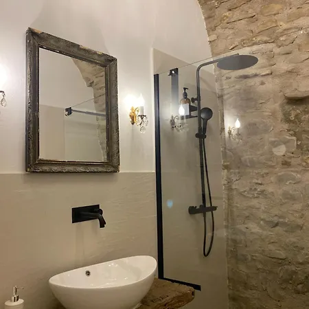 La Casa Medievale E Konukevi Pontremoli