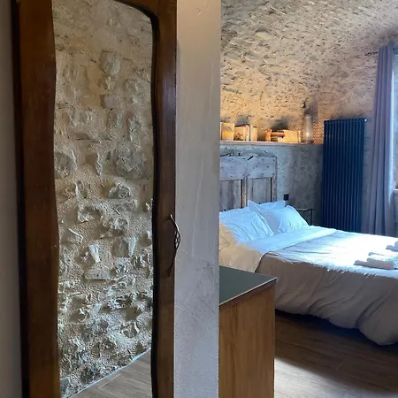 La Casa Medievale E *