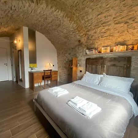 Konukevi La Casa Medievale E 4*