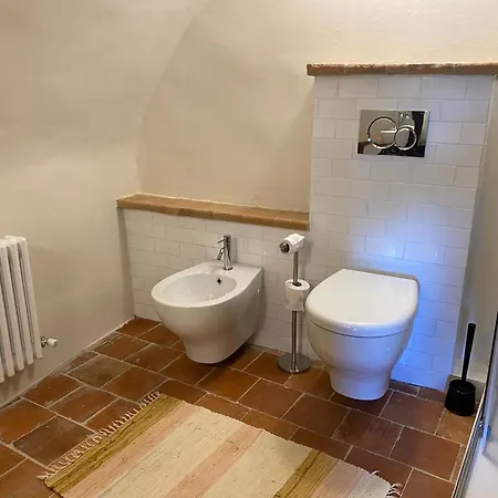 La Casa Medievale E Konukevi Pontremoli