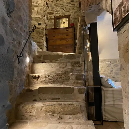 La Casa Medievale E Pontremoli