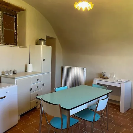 Guest house La Casa Medievale E Pontremoli