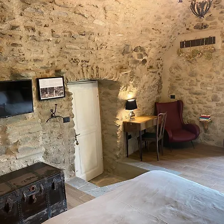 La Casa Medievale E Pontremoli