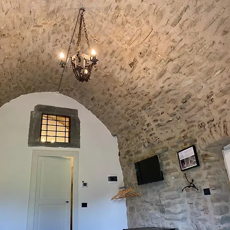 Guest house La Casa Medievale E Pontremoli