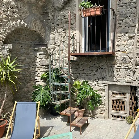 Guest house La Casa Medievale E