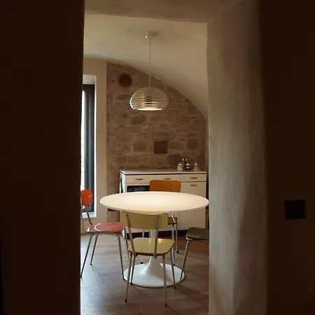 La Casa Medievale E Pontremoli